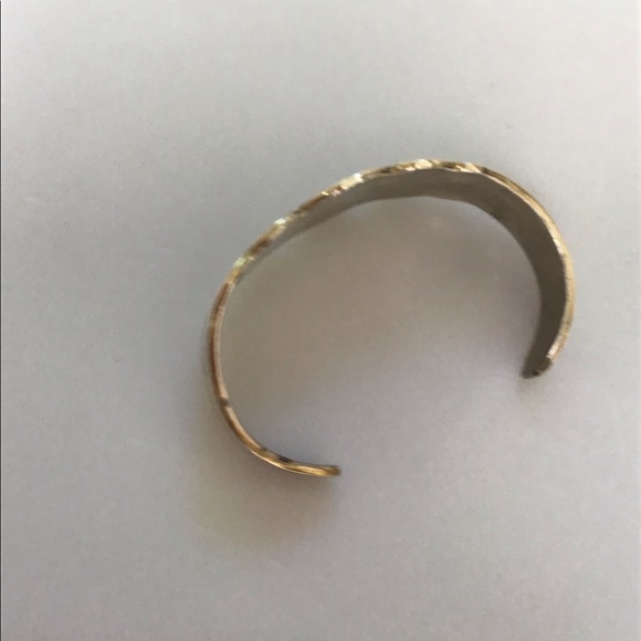 Women’s abalone and mother of pearl cuff - Picture 2 of 2